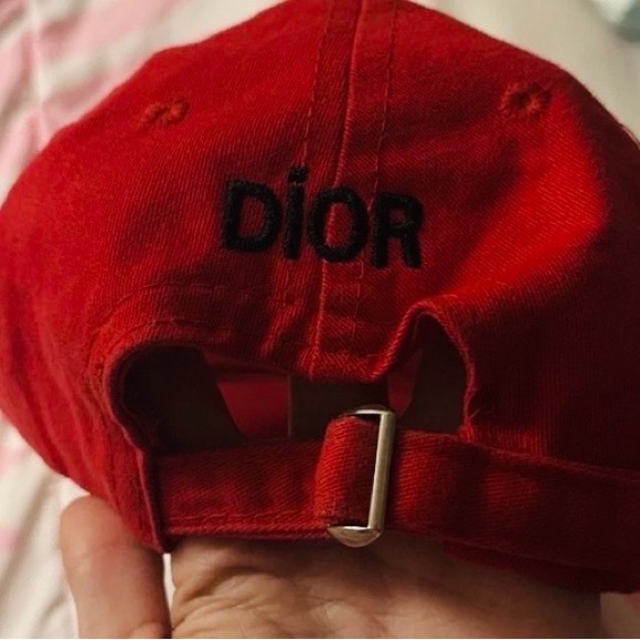 DIOR NEW Red Cap - Picture 2 of 3